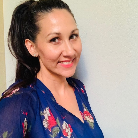 Meet your Posher, Natalie - Picture 3 of 3